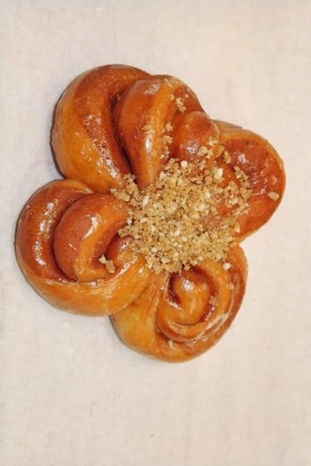 Butterfly Donut (Cinnamon).
