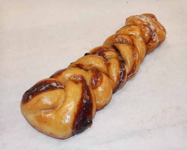 Tiger Tail Donut (Chocolate & Walnut).